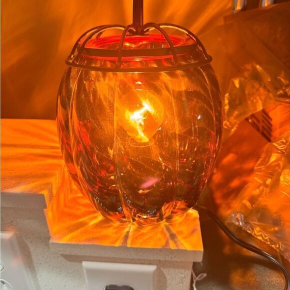 New SCENTSY WAX WARMER [TIGERS EYE PUMPKIN] - Picture 1 of 3